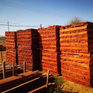 Postes de quebracho colorado, itin, varillas Santiago del Estero