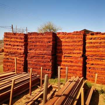 Postes de quebracho colorado, itin, varillas Santiago del Estero