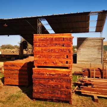 Postes de quebracho colorado, itin, varillas Santiago del Estero