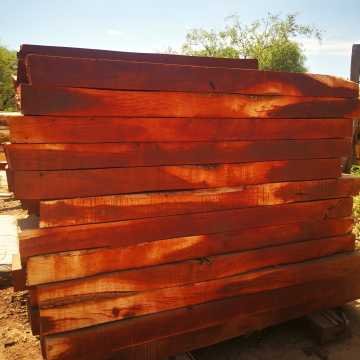 Durmientes de quebracho colorado y quebracho blanco