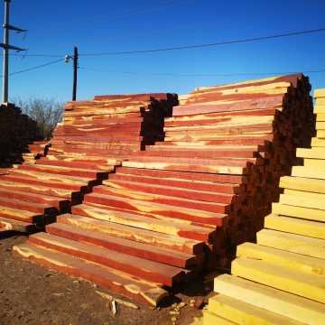 Durmientes de quebracho colorado y quebracho blanco