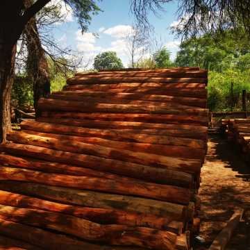 Postes de quebracho colorado, itin, varillas Santiago del Estero